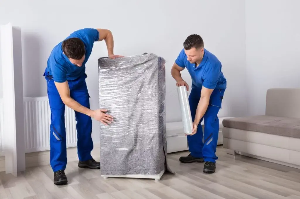impachetarea obiectelor fragile pentru depozitare