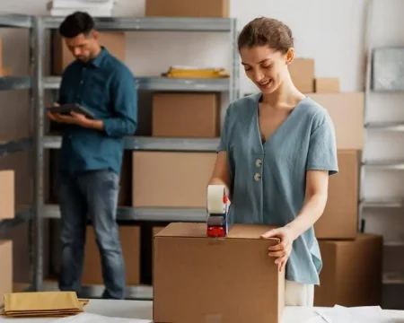 familie depozitare obiecte personale cutii carton 